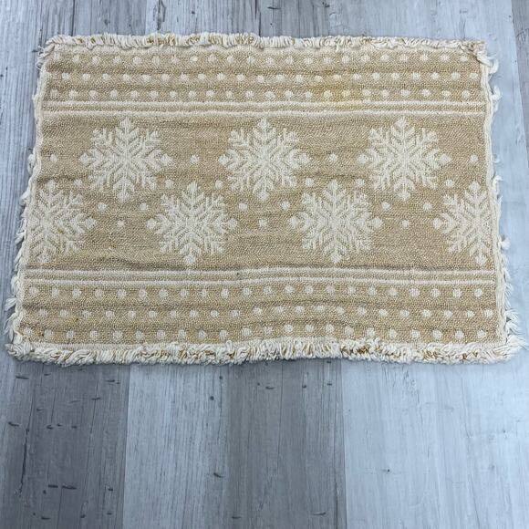 Set Of Six Cream Gold Snowflake Table Decor Holiday Winter Placemats - Picture 2 of 8